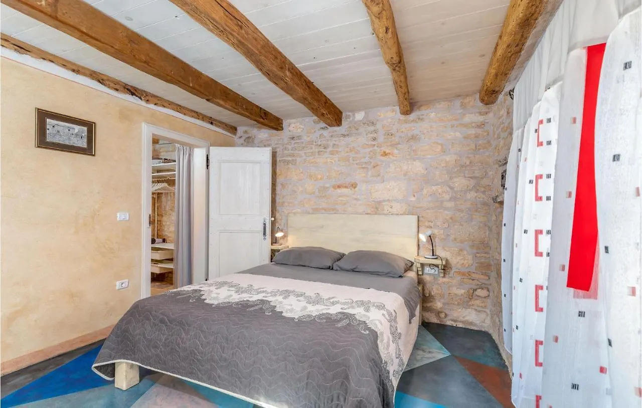 Gorgeous Apartment In Zminj With Wifi Croazia