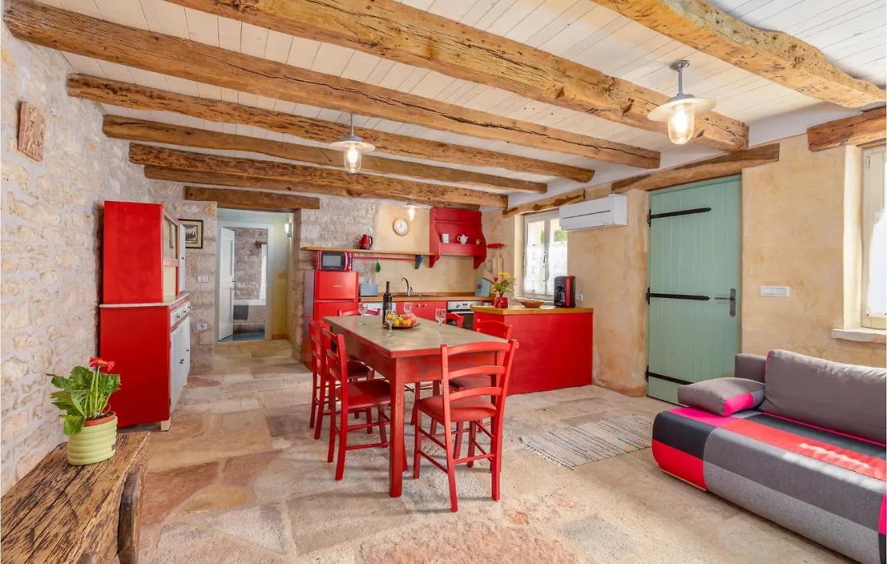 Gorgeous Apartment In Zminj With Wifi 0*,  Croazia